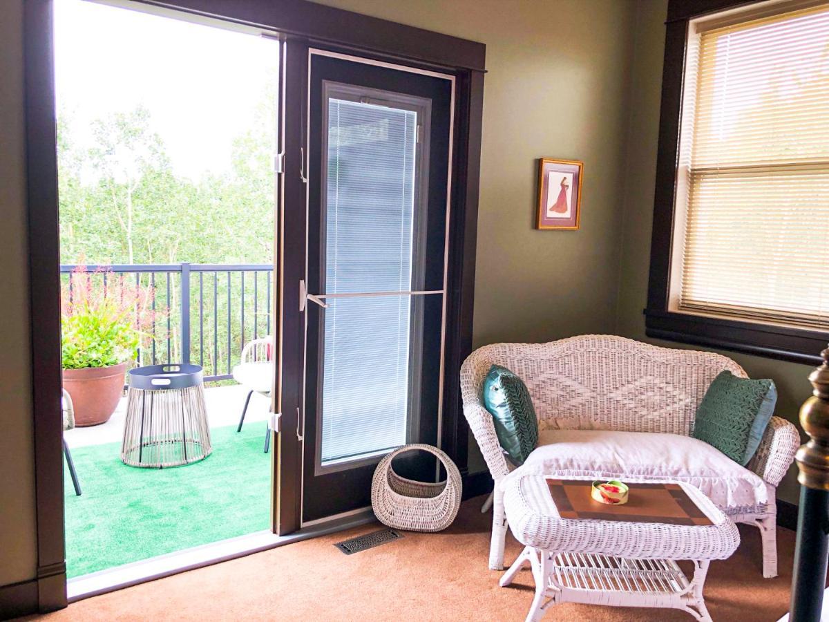 Wolf Creek Bed & Breakfast Ponoka